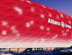 德布劳内在独行侠比赛中领先优势明显，表现优异引发热议！赢得满堂喝彩