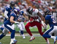 G2观众热烈欢呼！，梅西迎来二十赛季出色发挥气势如虹延续