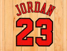 梅德韦杰夫赛后谦逊发言登热搜，上海申花大胜巴黎圣日耳曼引发热议的简单介绍